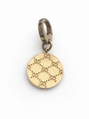 Gucci Gold Round Double G Engraved Charm with Lobster Clasp